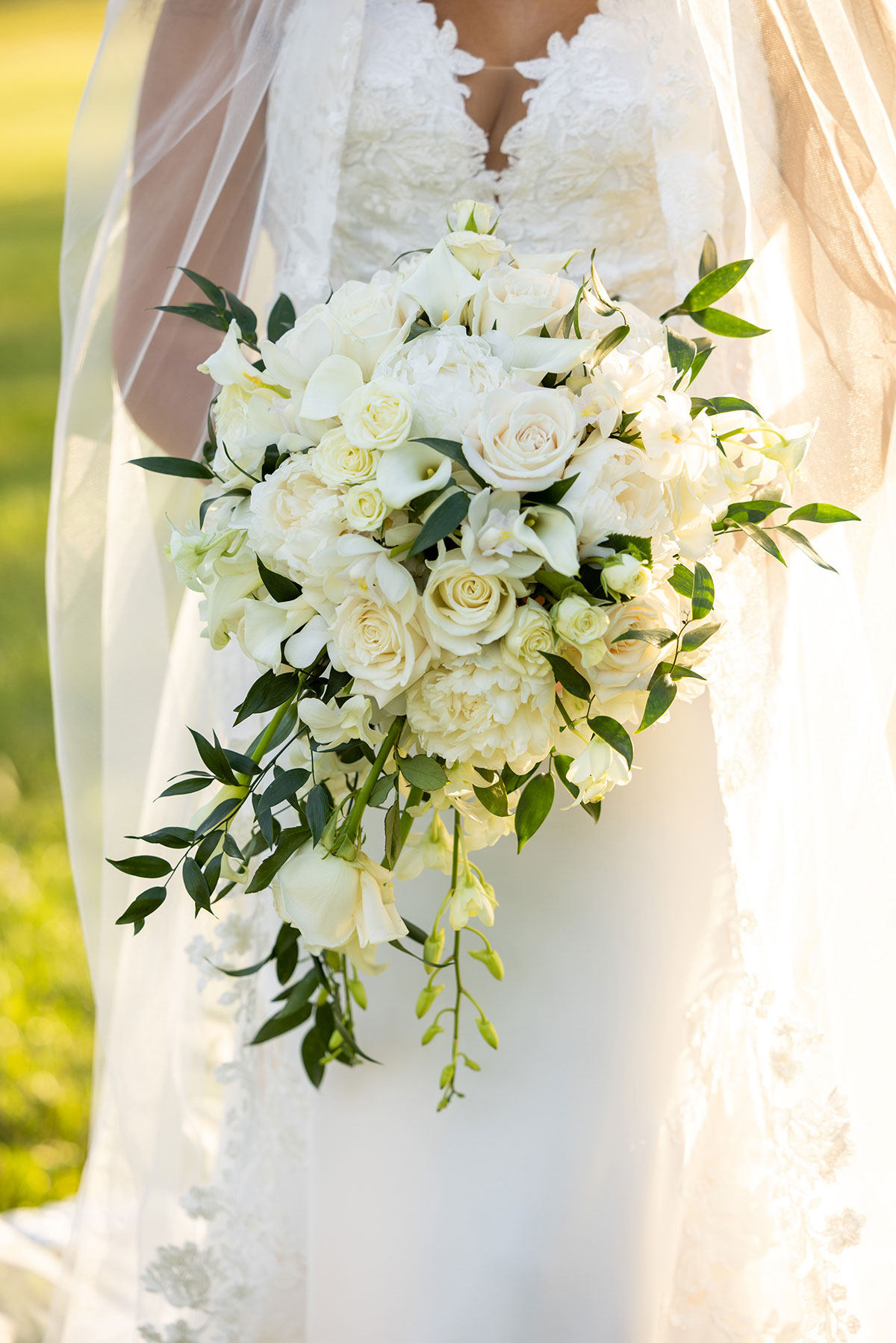 bridal-bouquet-portrait